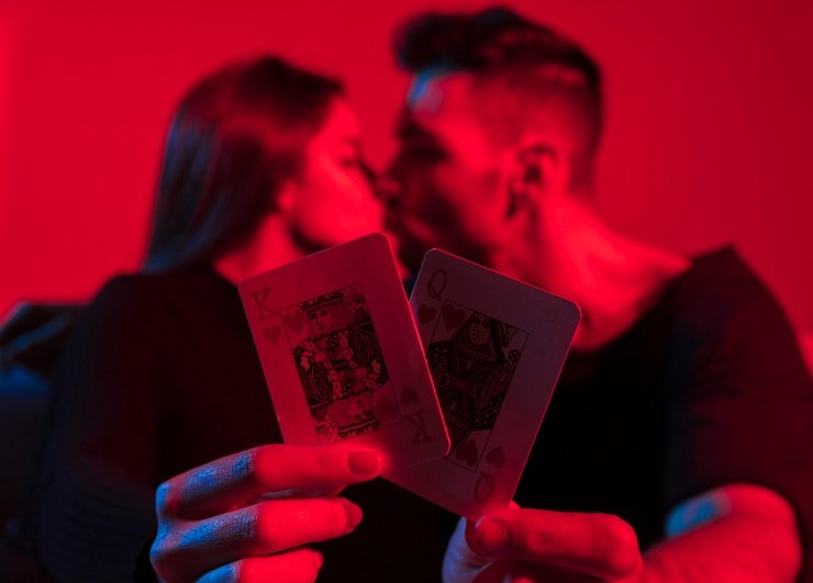 2pac Vampire Charm dibuka lebih kemas